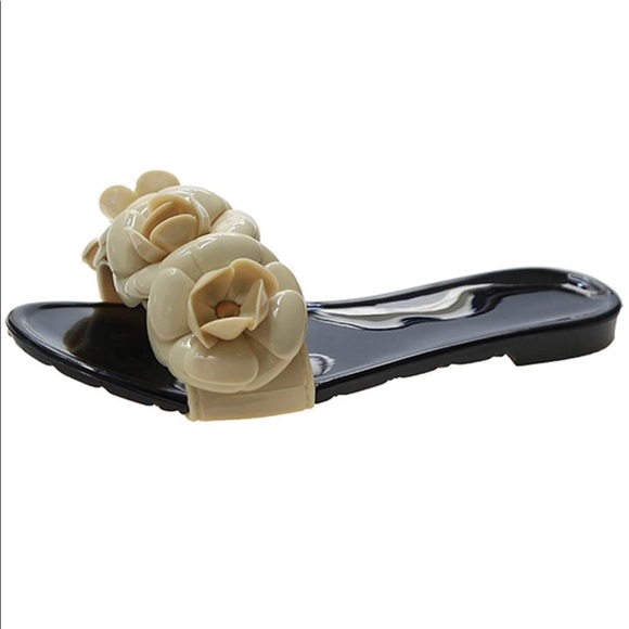 Camellia Luxury Slippers - Picture 2 of 4